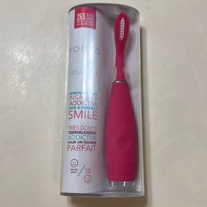 FOREO Issa Mini 2 Rechargeable Electric Toothbrush Wild Strawberry